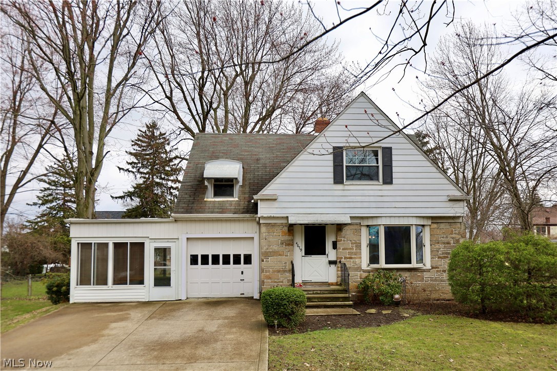 Charming three bedroom colonial on a double lot within walking distance to downtown Willoughby!! Three large bedrooms upstairs as well as a full bath. TWO sun porch rooms off of the main level provide lots of potential and extra space. All appliances remain in the home. This home has abundant potential with its' functional layout and extremely desirable location!