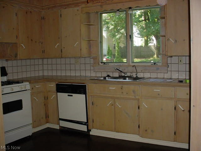 Village/Hartville - Residential Lease