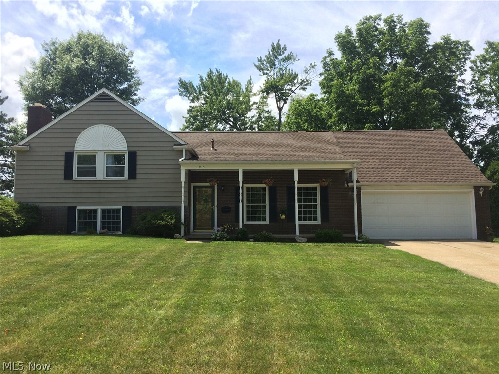 Move-in ready split level in the heart of Wadsworth. This home features hardwood floors throughout the upper and main levels. The 3 levels create space and privacy. Schedule your showing today!