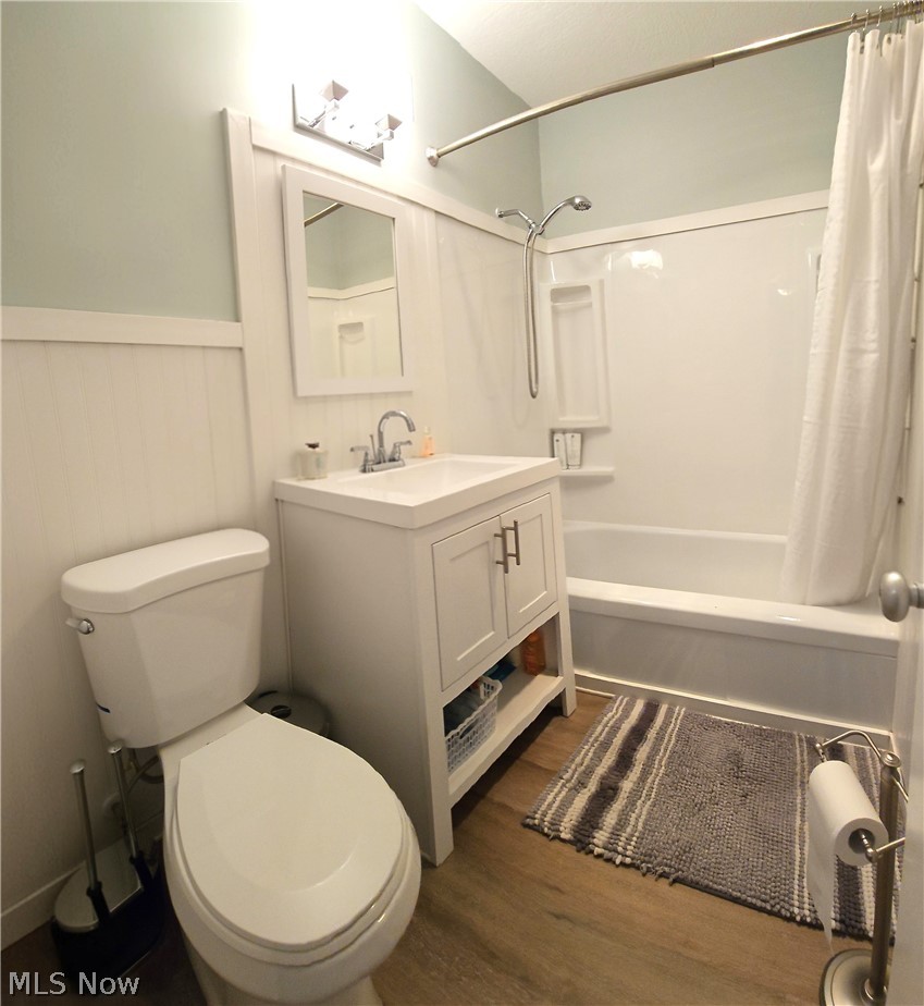 Lake House Condo - Residential