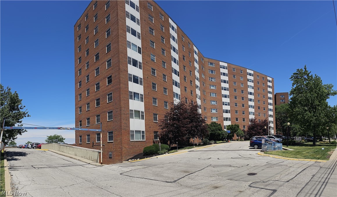 Lake House Condo - Residential
