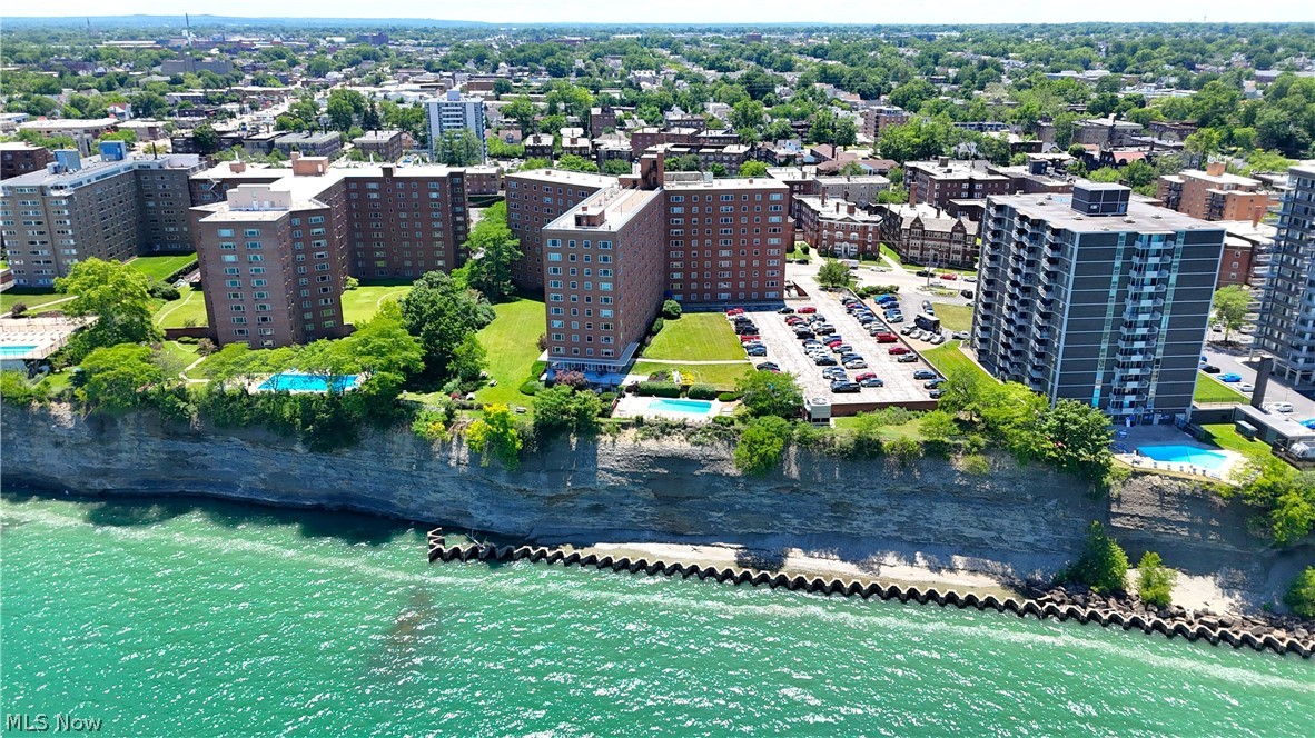 Lake House Condo - Residential