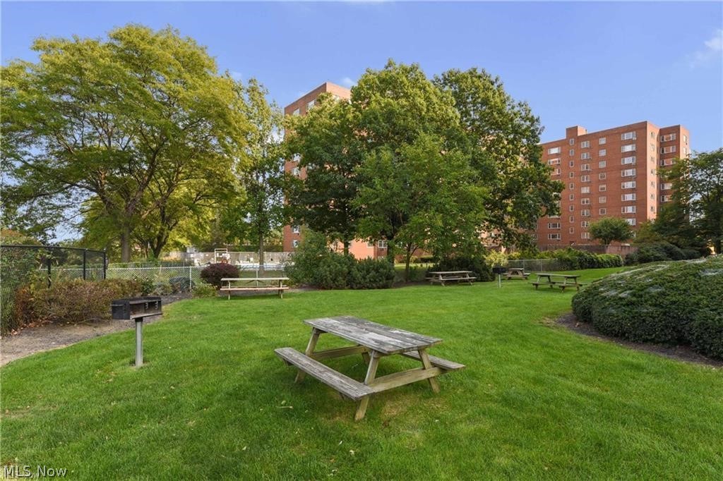 Lake House Condo - Residential
