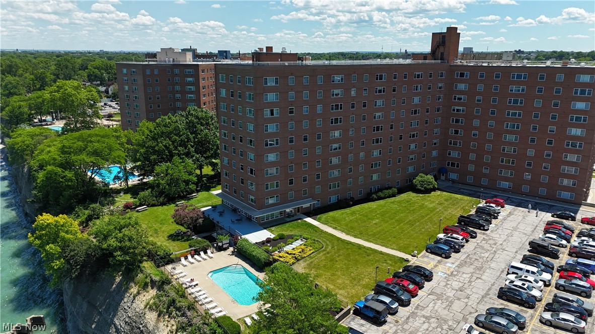 Lake House Condo - Residential