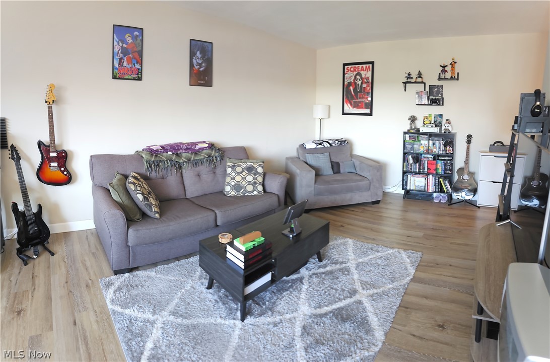 Lake House Condo - Residential