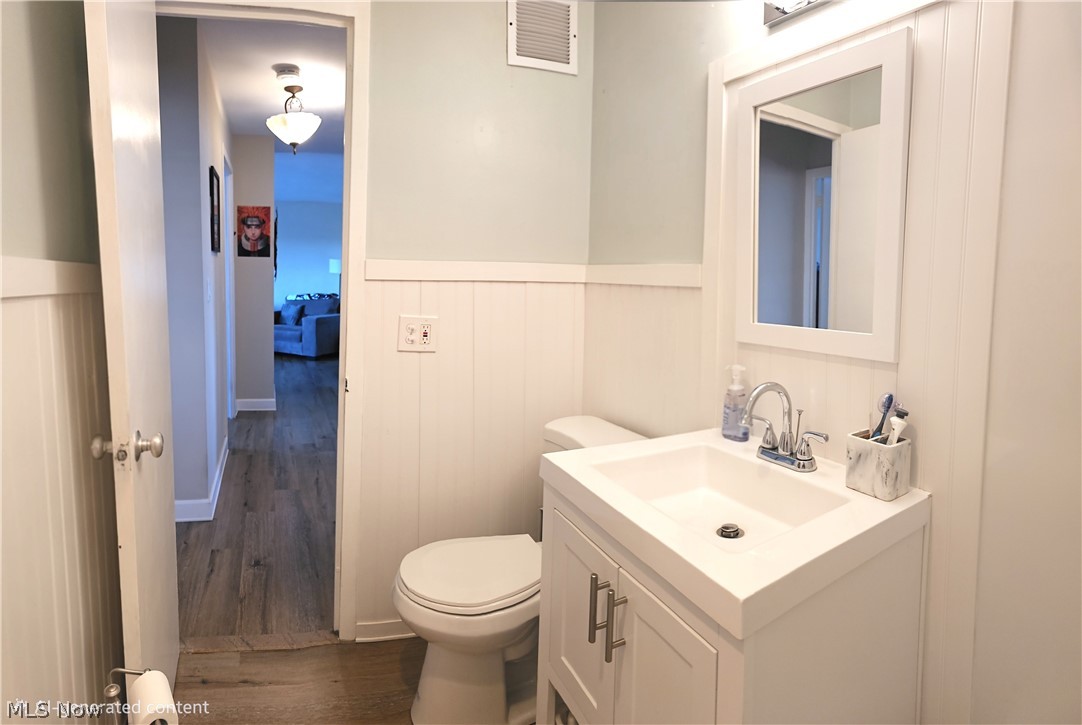 Lake House Condo - Residential