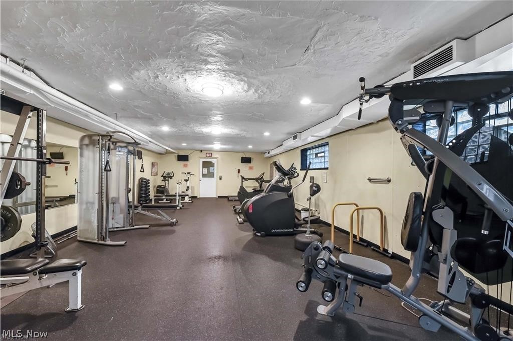 Lake House Condo - Residential