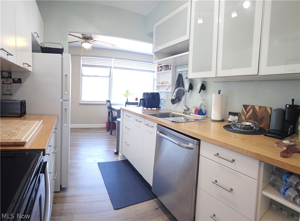 Lake House Condo - Residential