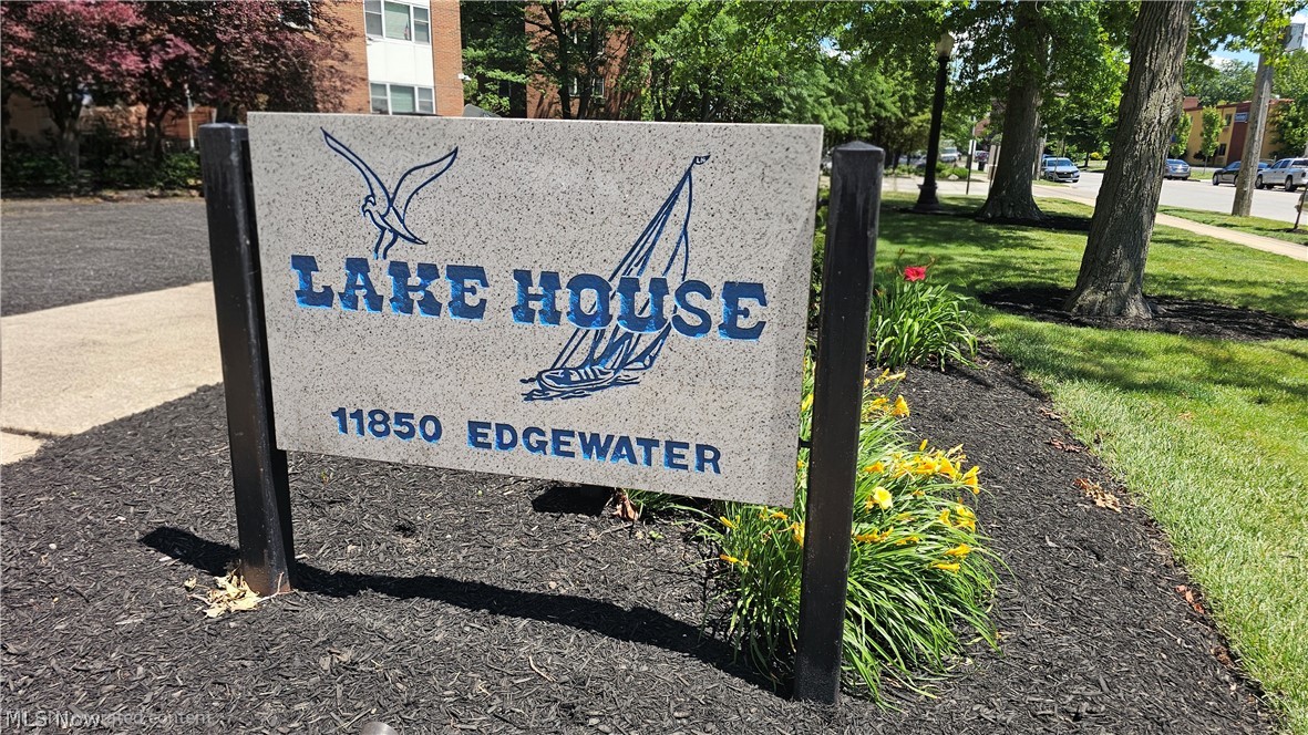 Lake House Condo - Residential