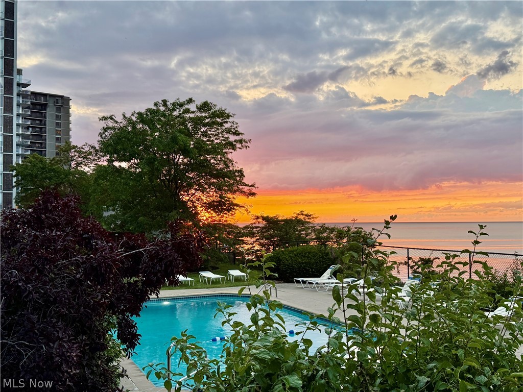Lake House Condo - Residential