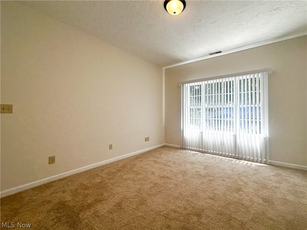 Woodland Chase Eastwood Condo - Residential