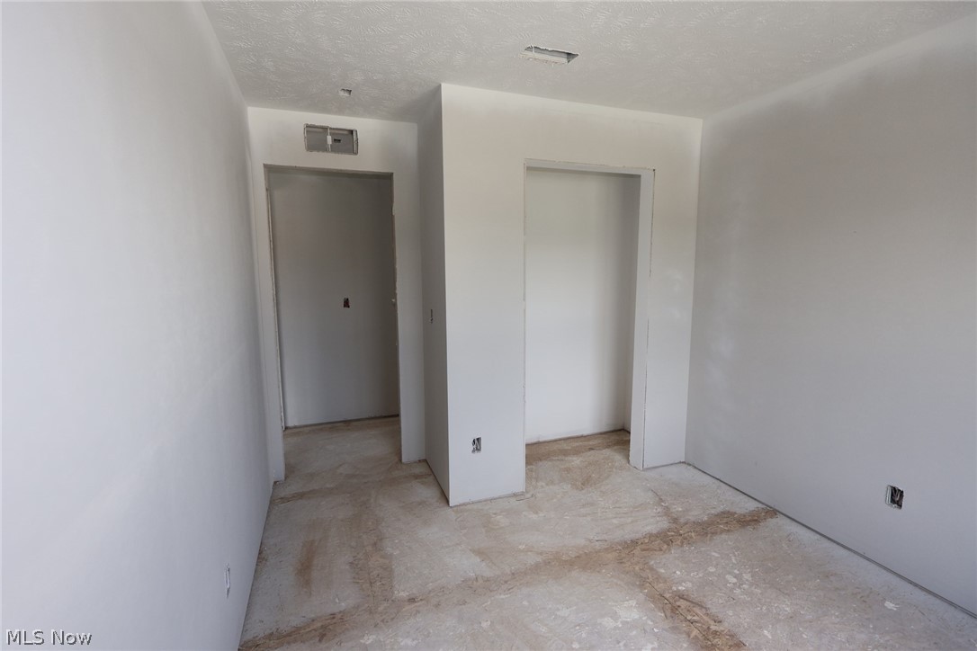 Summit at Forest Lake - Residential
