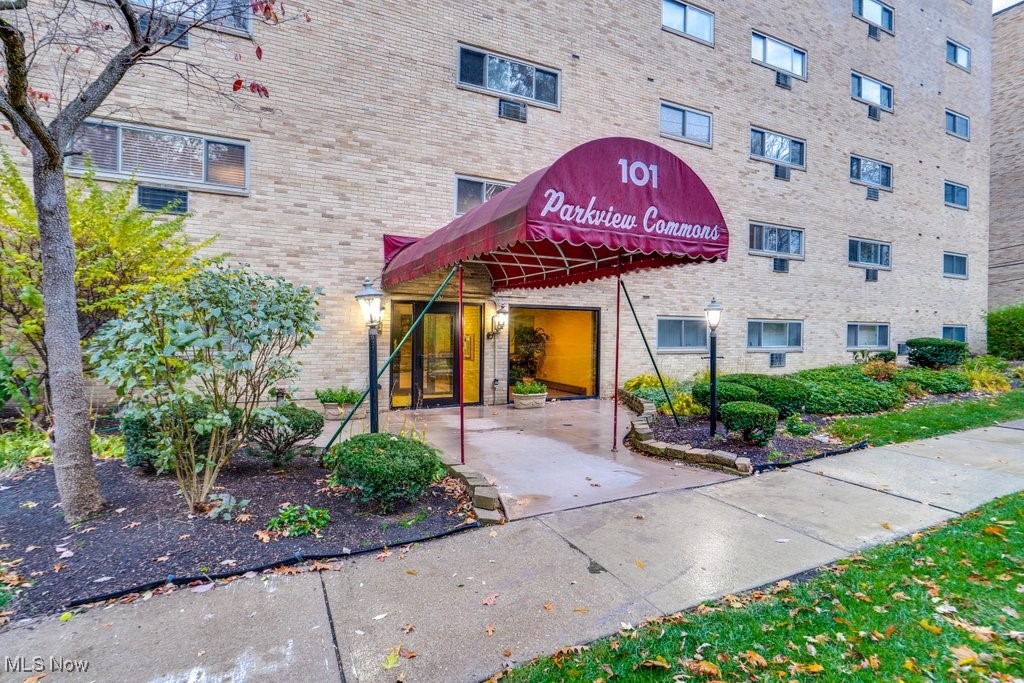 Parkview Common Condo - Residential