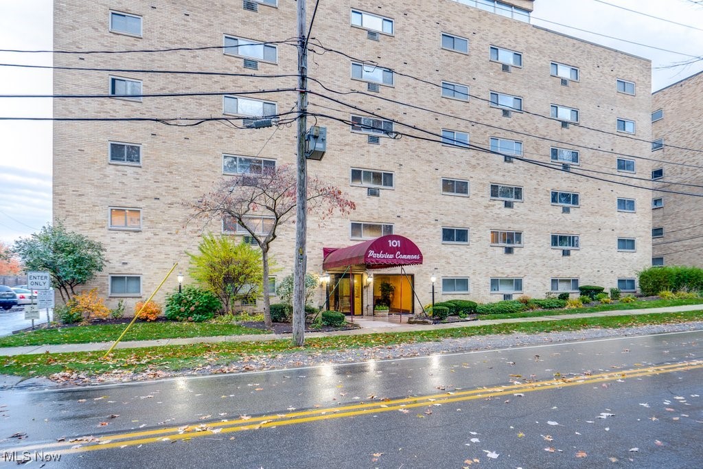 Parkview Common Condo - Residential