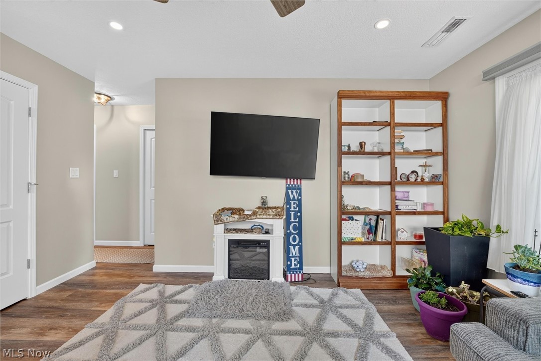 Country Club Apt Homes North Condo - Residential