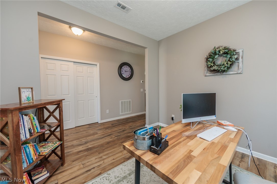 Four Seasons/Chestnut Rdg Sub 55+ - Residential