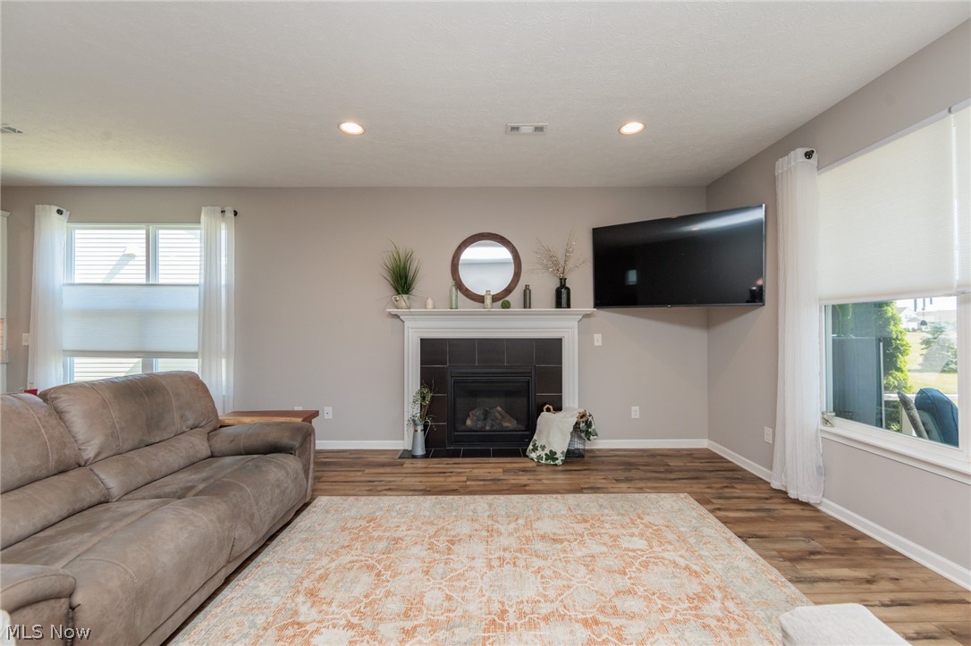 Four Seasons/Chestnut Rdg Sub 55+ - Residential