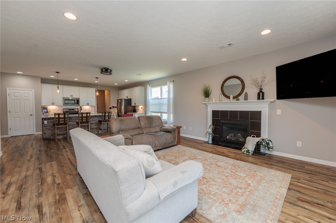 Four Seasons/Chestnut Rdg Sub 55+ - Residential