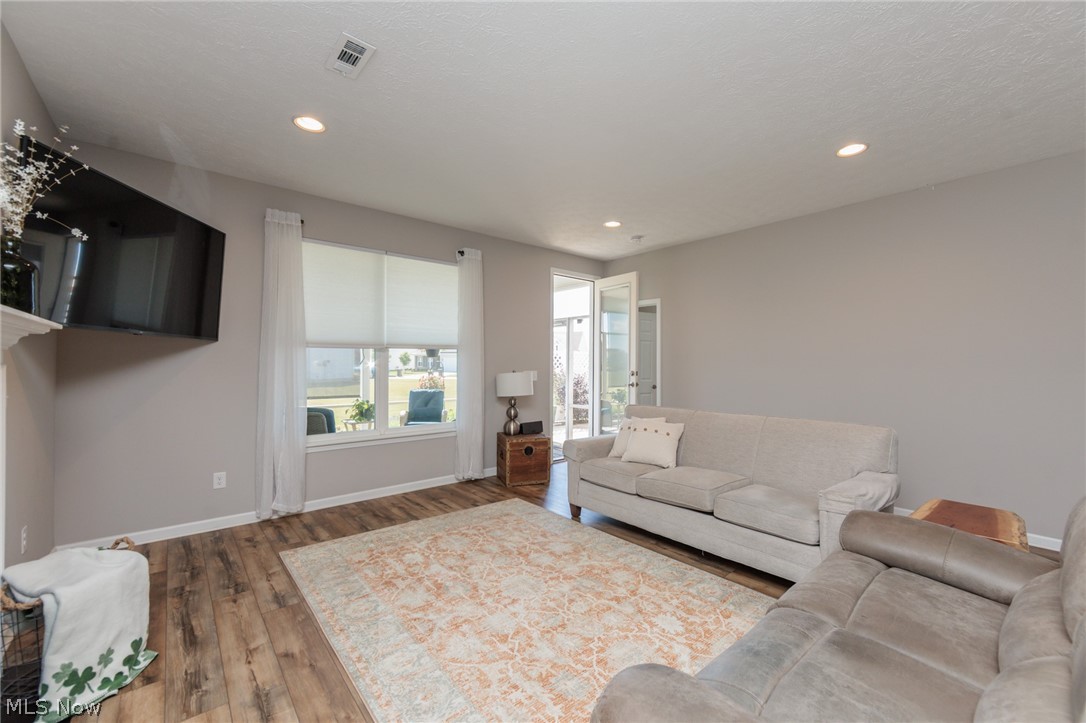 Four Seasons/Chestnut Rdg Sub 55+ - Residential