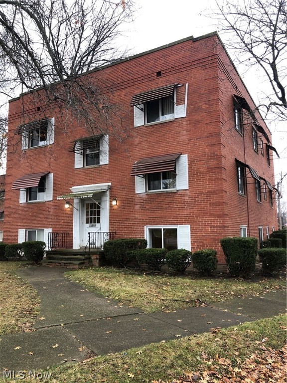 Clean, well maintained, 1 bedroom 1 bath apartment with hardwood throughout, tile bathroom. Access to coin operated washer and dryer in basement. No housing vouchers. Owner pays for water and sewer, tenant pays all other utilities. Garage available on first come first serve basis at addition cost $25/mo. Storage unit available at additional cost of $15/mo.