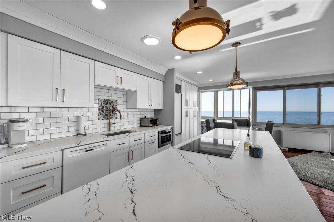 Marine Towers East Condo - Residential