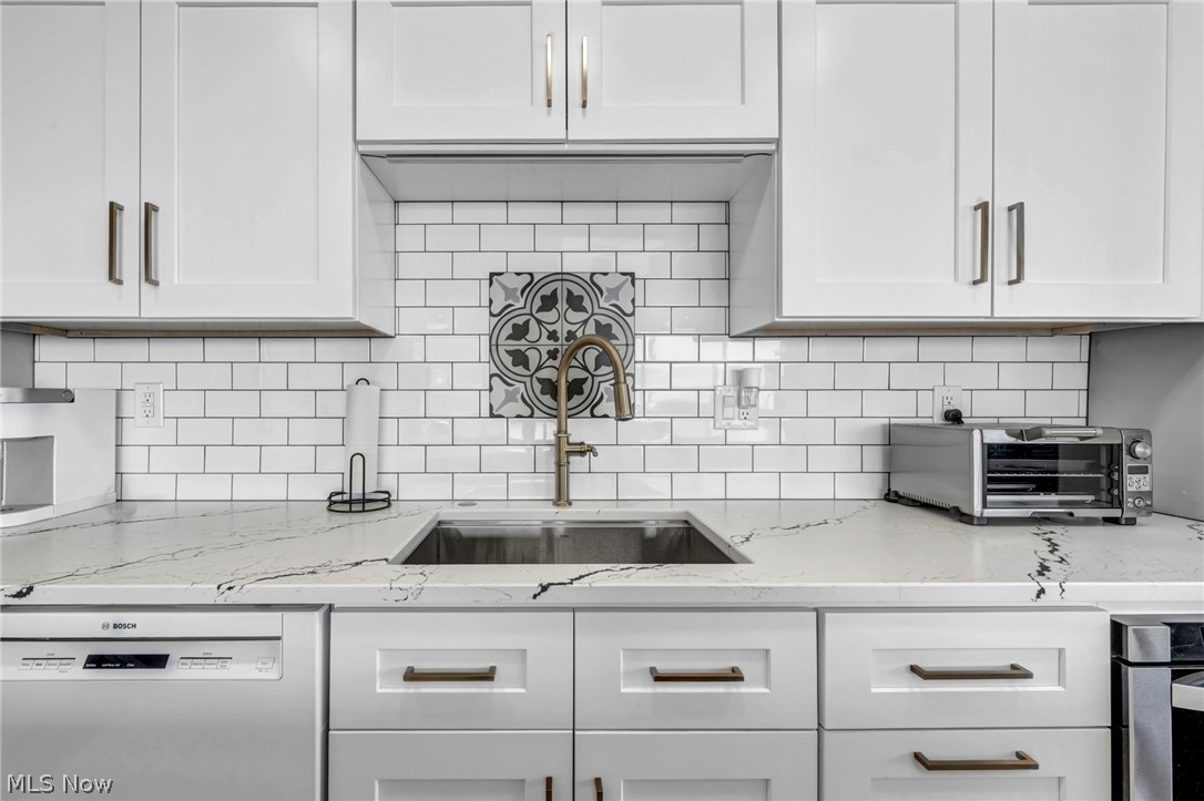 Marine Towers East Condo - Residential