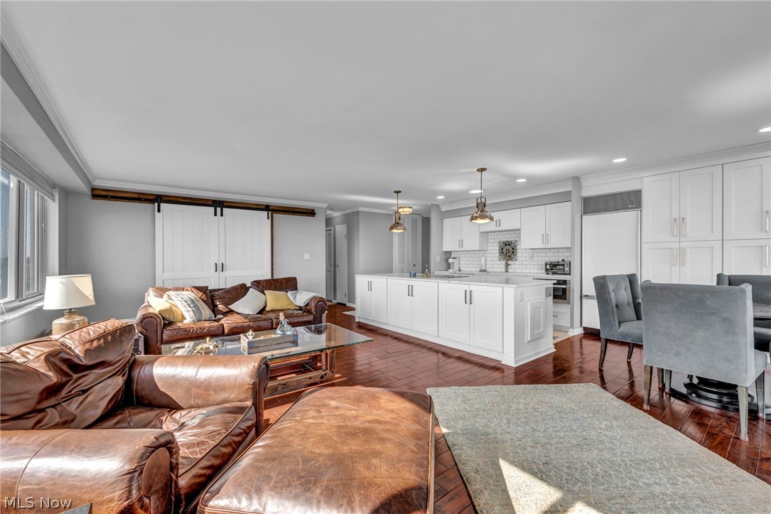 Marine Towers East Condo - Residential