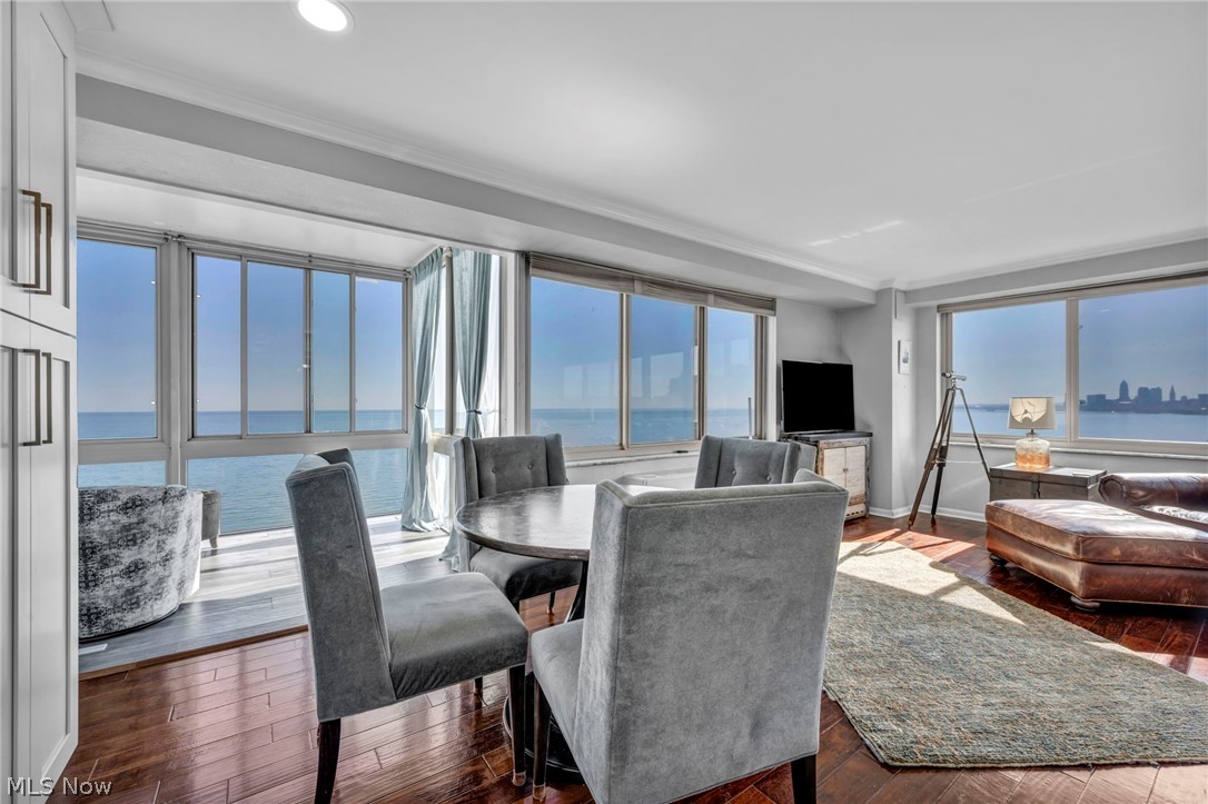 Marine Towers East Condo - Residential
