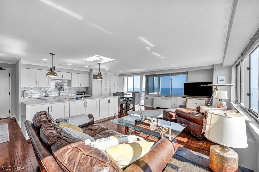 Marine Towers East Condo - Residential