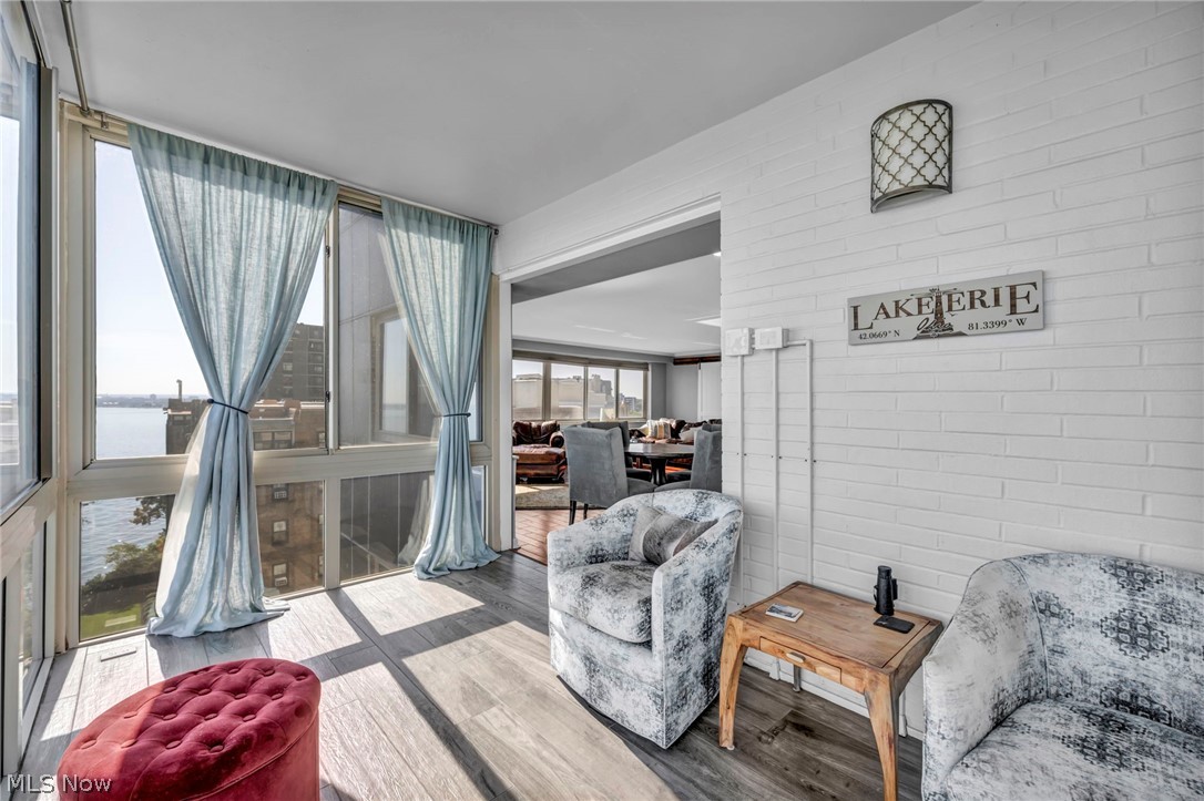 Marine Towers East Condo - Residential