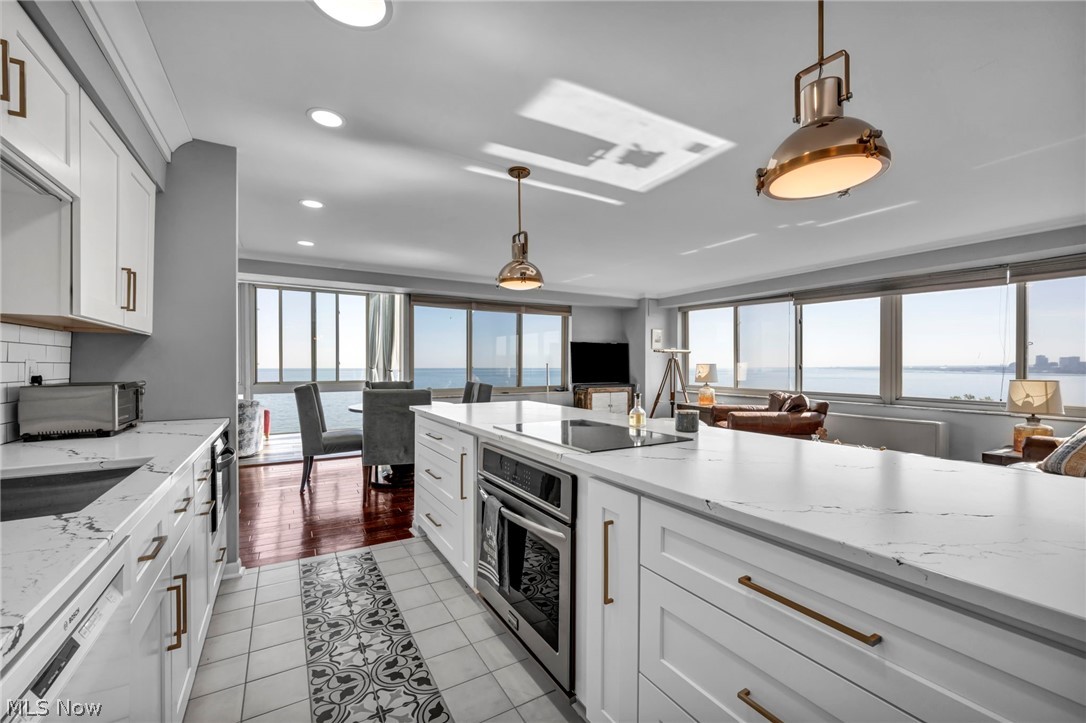 Marine Towers East Condo - Residential