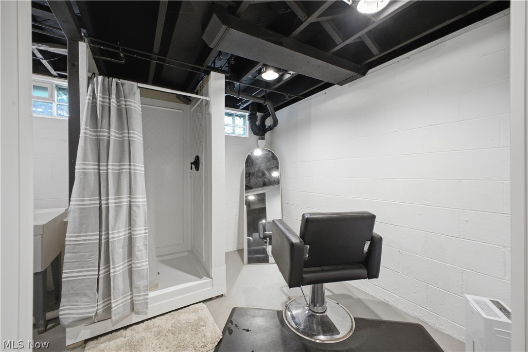 Kirtland Wood 19 - Residential