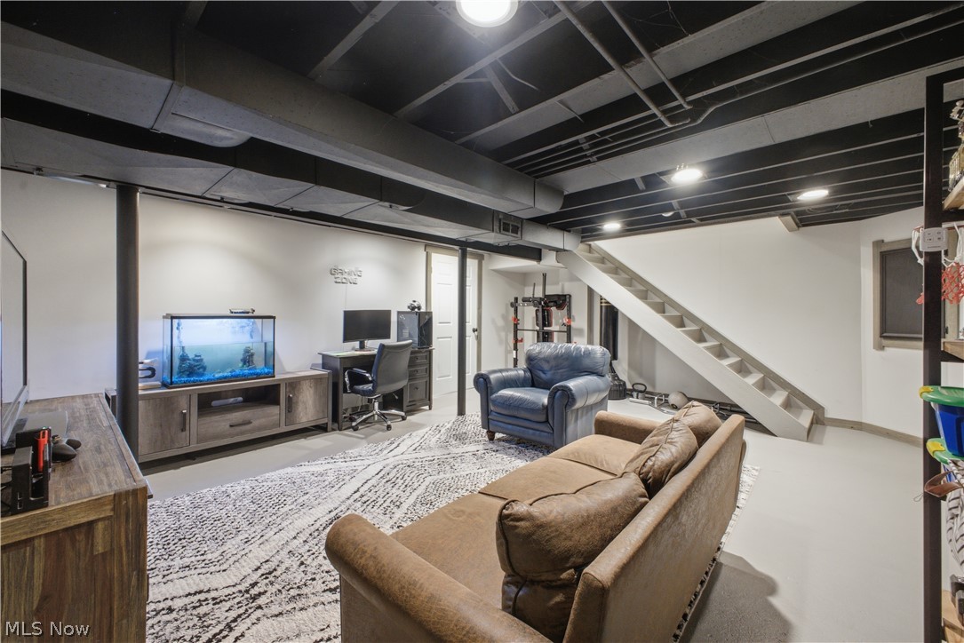 Kirtland Wood 19 - Residential