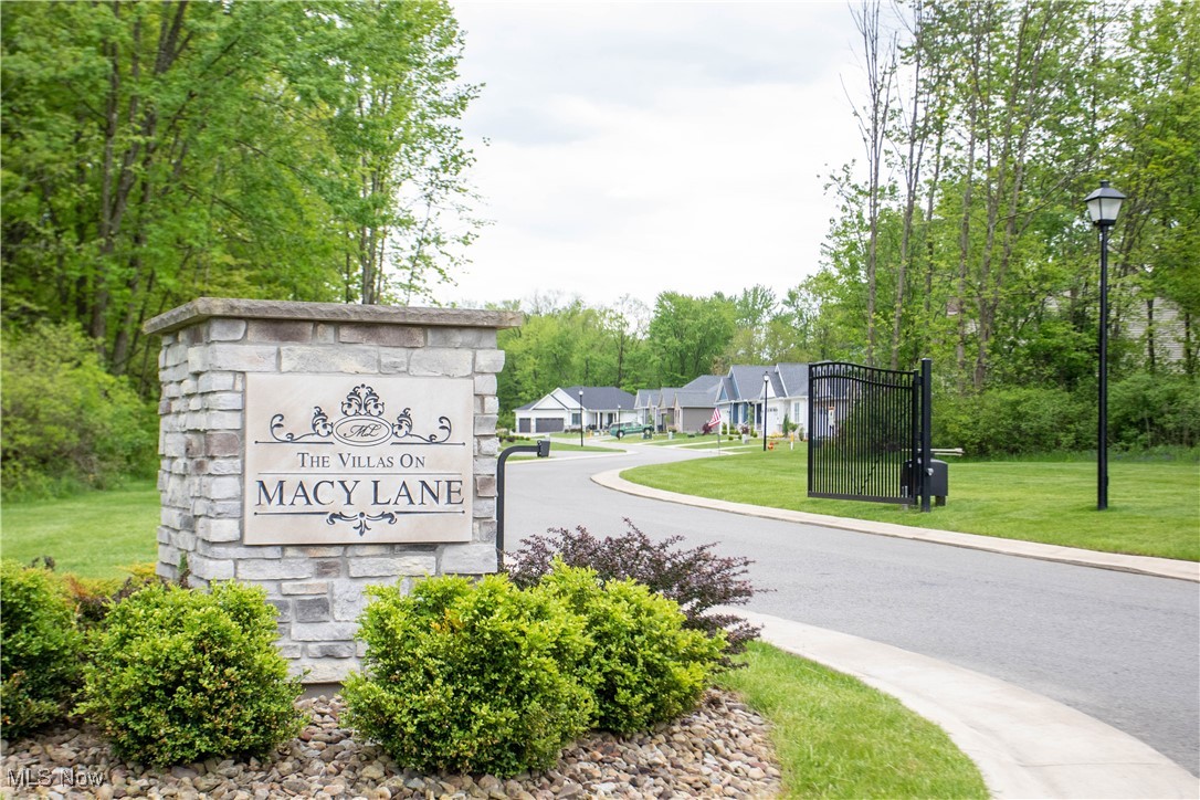 In Ironwood Commons 3 - Land