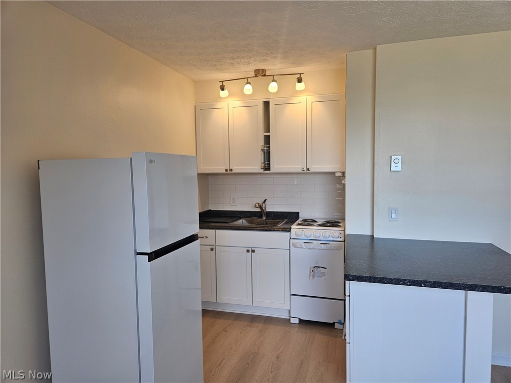 Lake House Condo - Residential