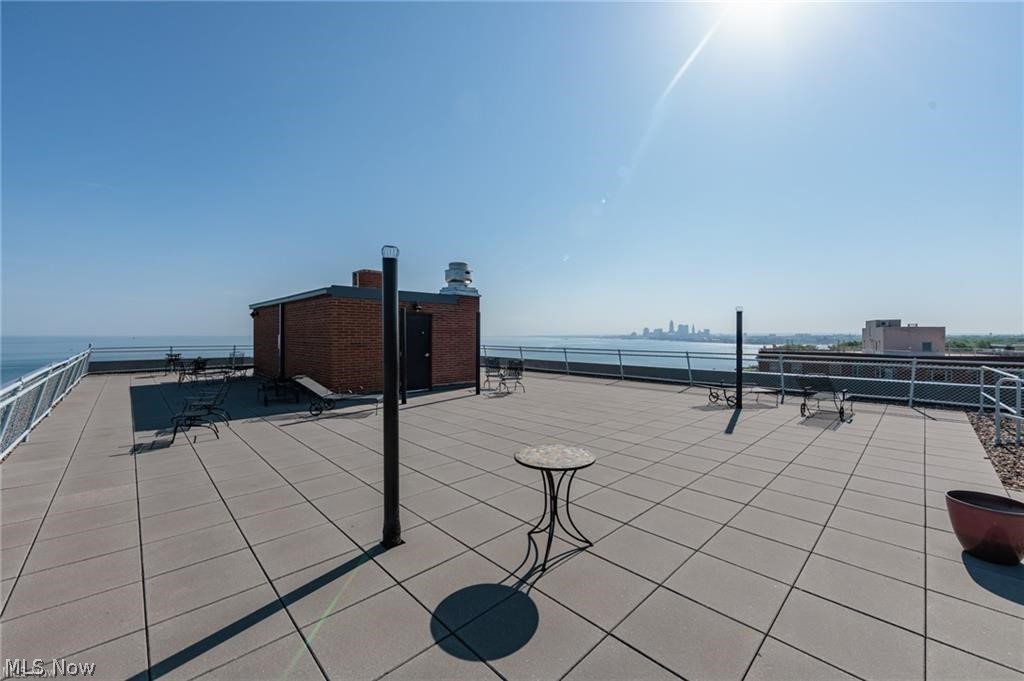 Lake House Condo - Residential