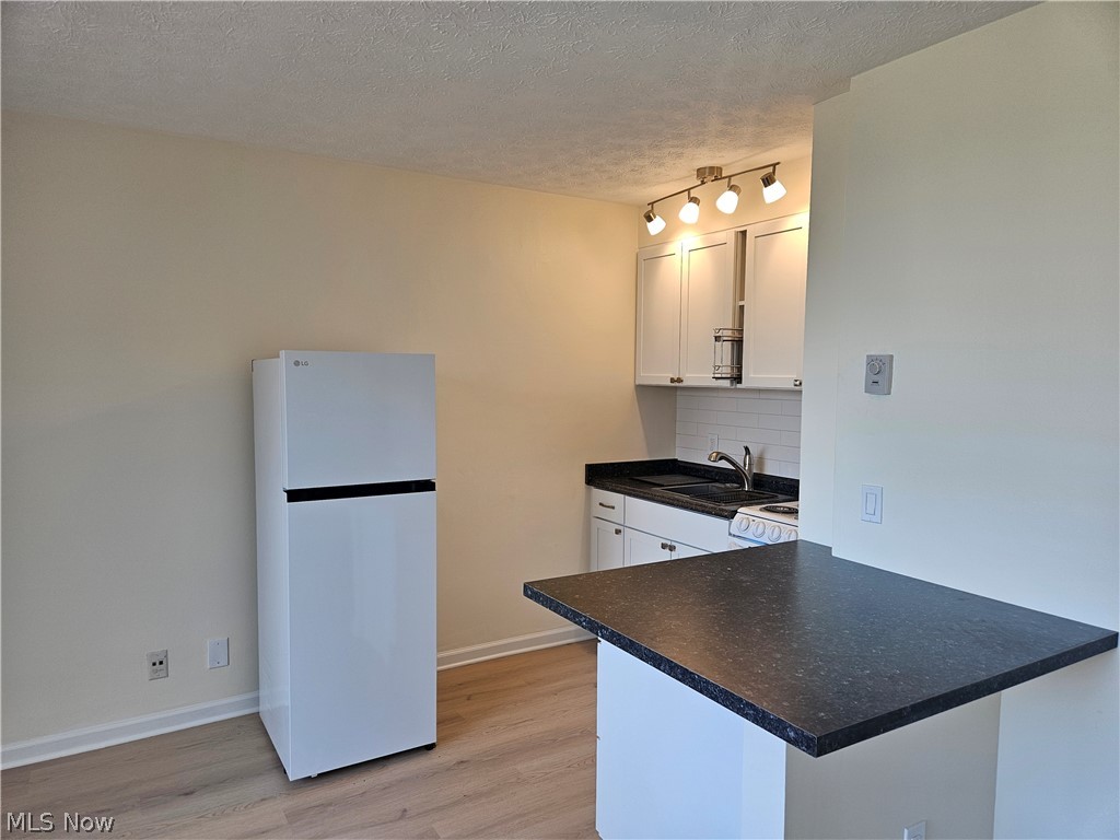 Lake House Condo - Residential