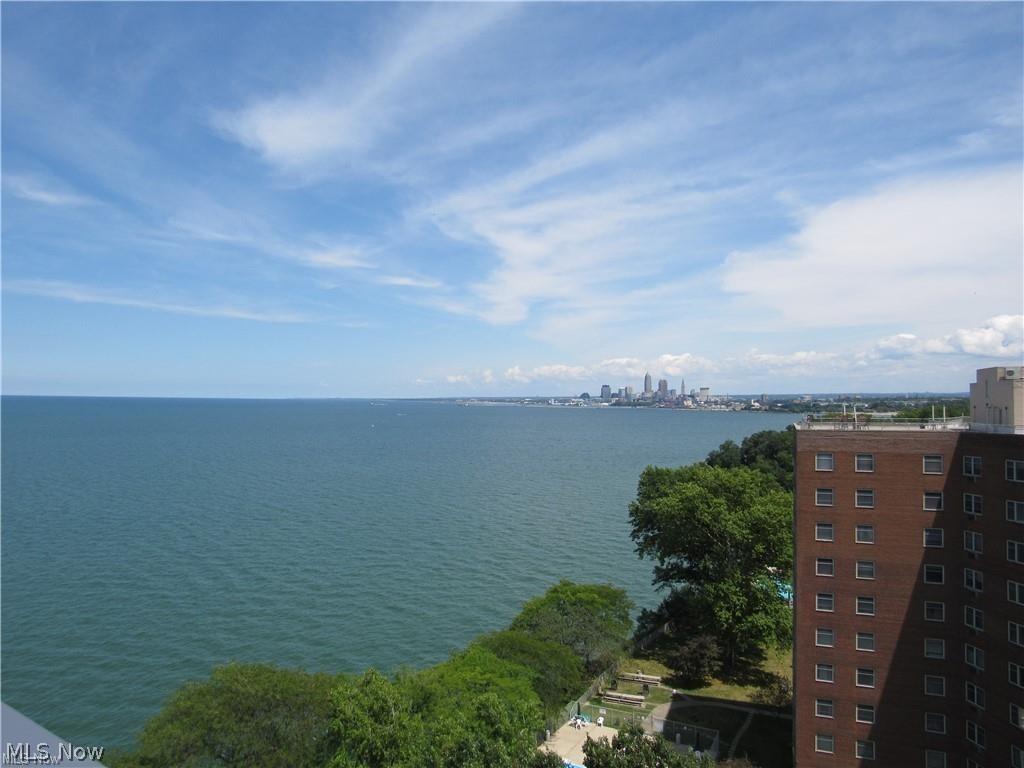 Lake House Condo - Residential