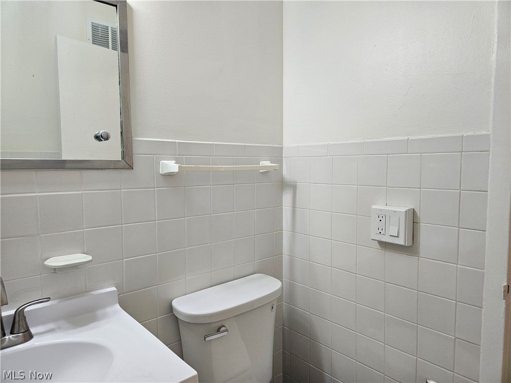 Lake House Condo - Residential