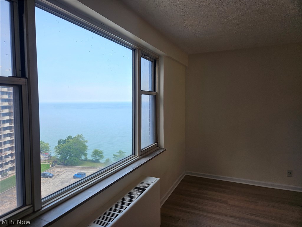 Lake House Condo - Residential