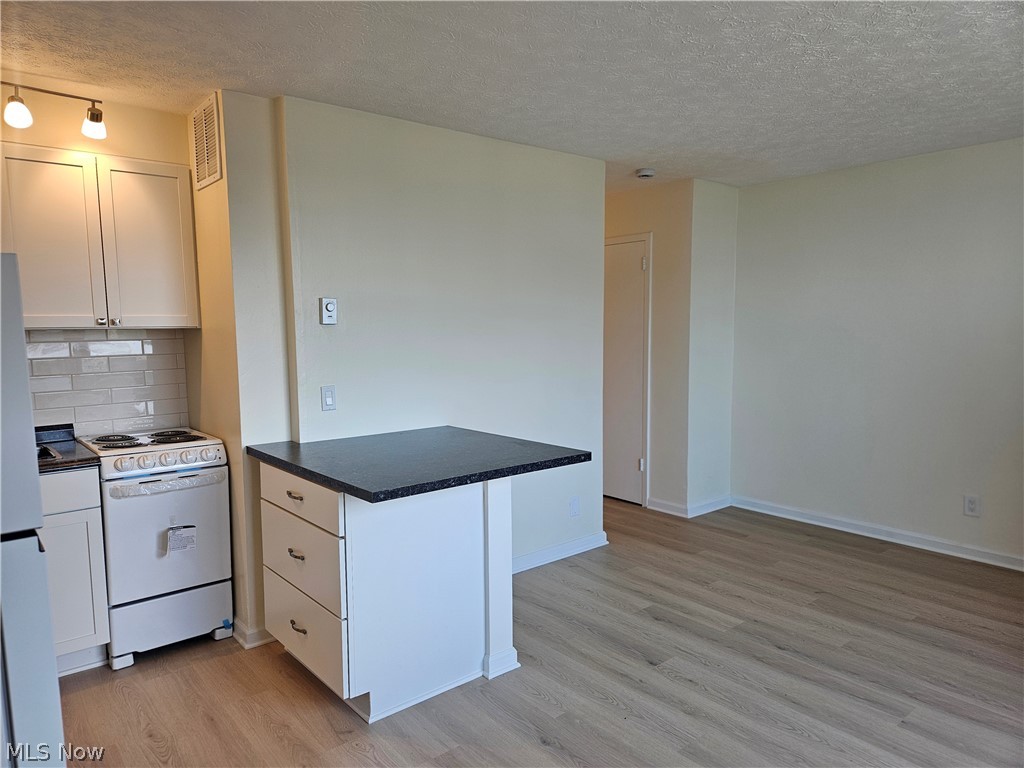 Lake House Condo - Residential