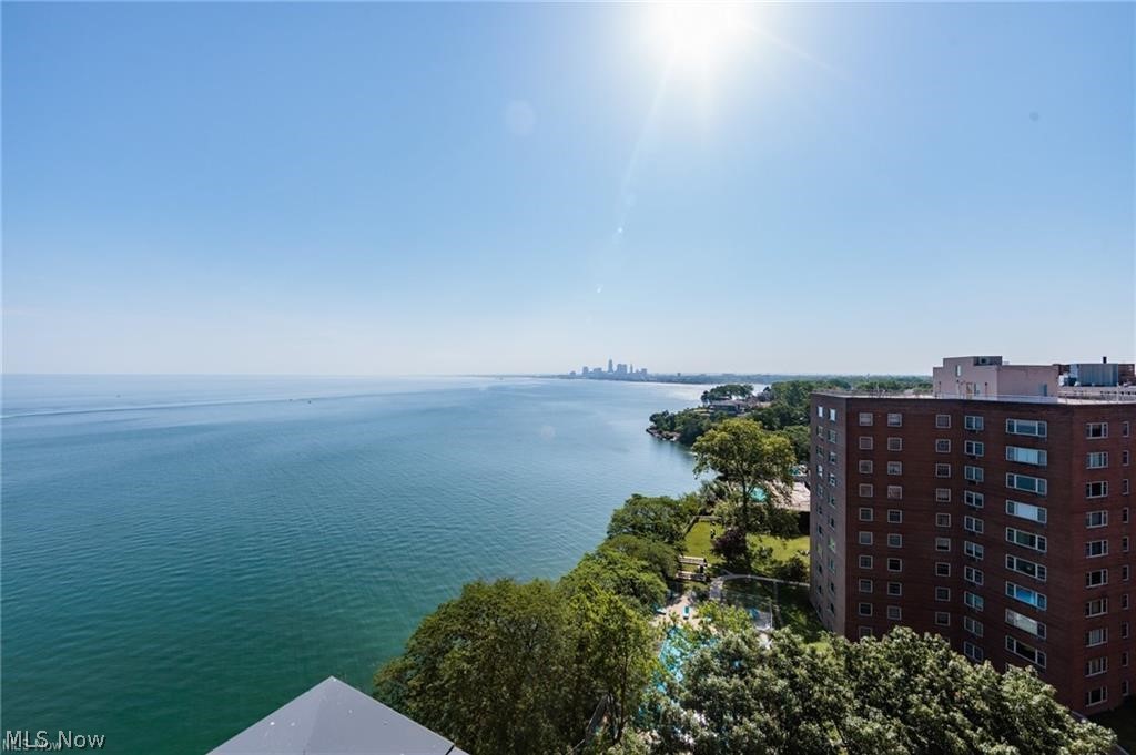 Lake House Condo - Residential