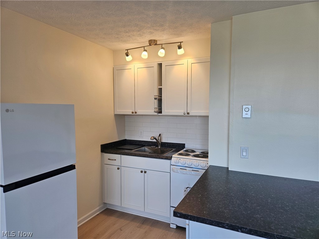 Lake House Condo - Residential