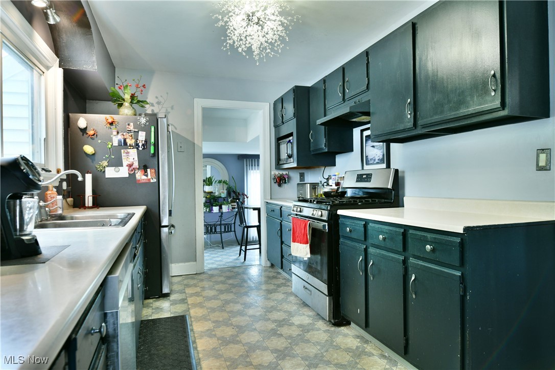 Crescent Drive 02 - Residential