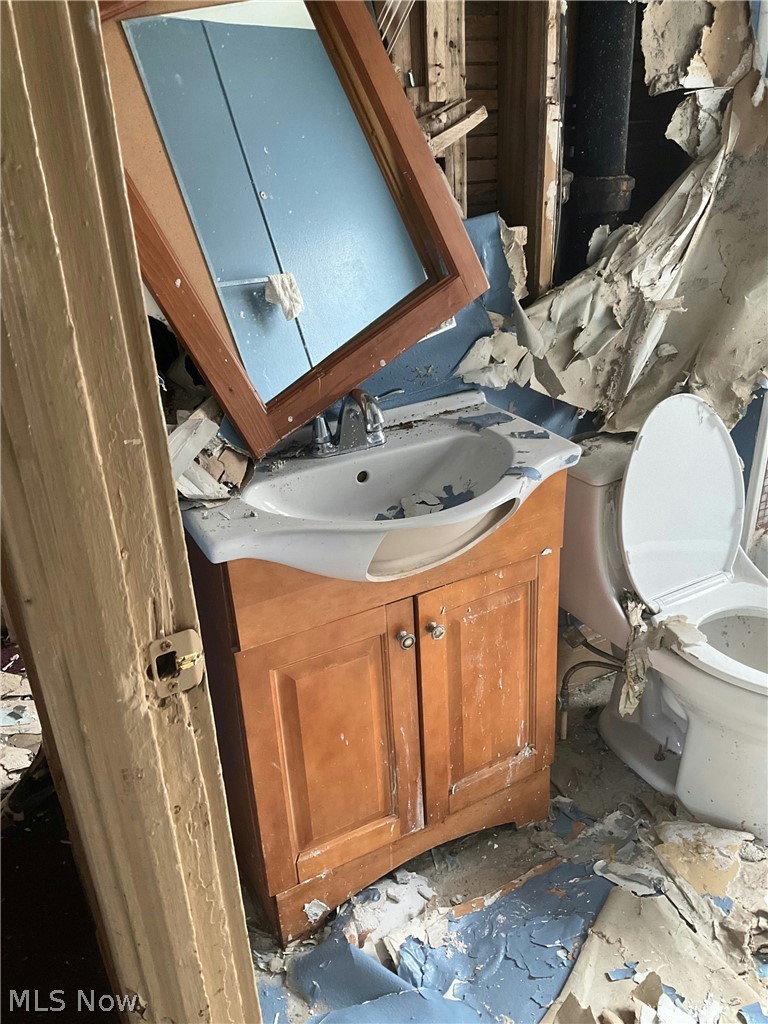 Lake View Land & Improv C - Residential Income