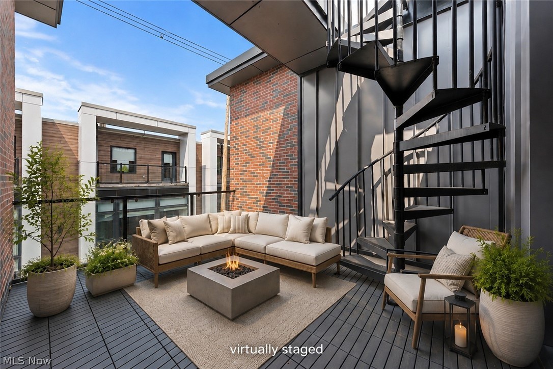 Hinge-Town-Homes - Residential