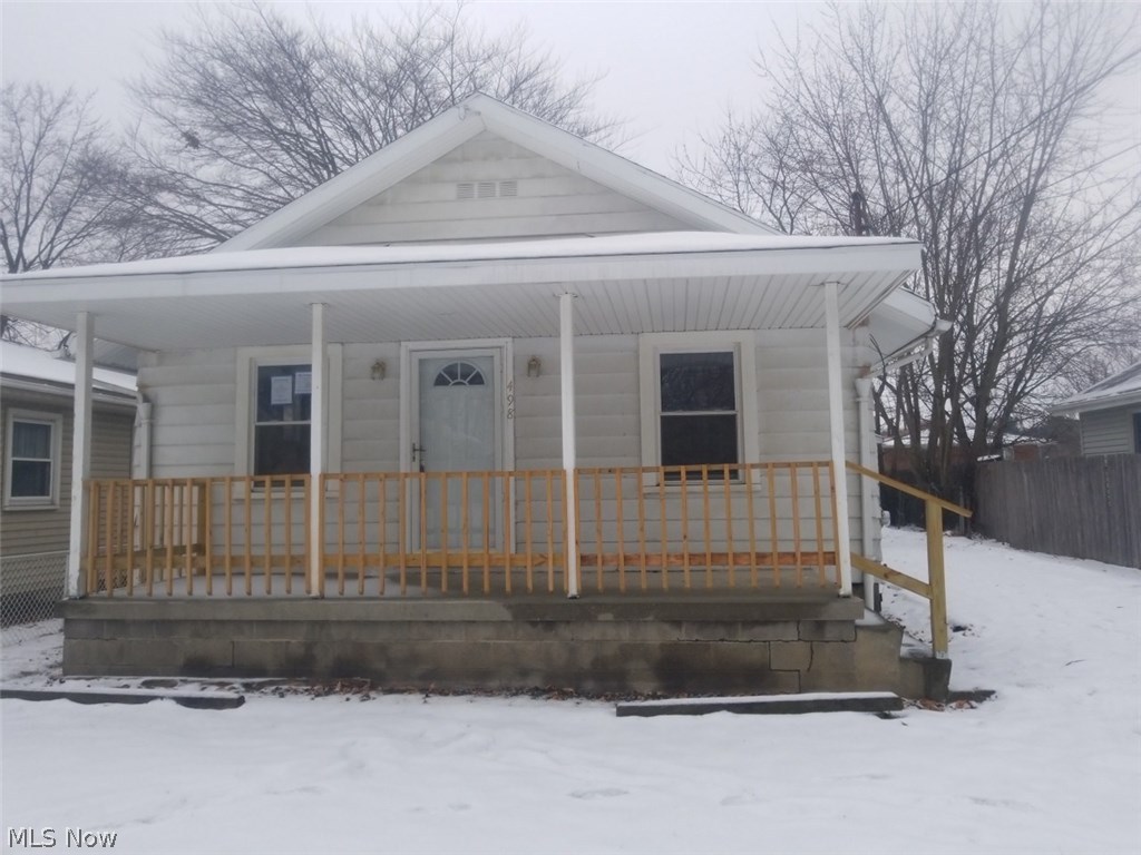 RANCH ALUMINUM/VINYL 1 STORY WITH 816 SQ FT GROUND FLOOR LIVING AREA AND 816 TOTAL SQ FT LIVING AREA, BUILT ABOUT 1929. IT HAS 5 TOTAL ROOMS WITH 2 BEDROOMS, 1 FULL BATHROOM, A FULL BASEMENT, HEATING IS CENTRAL 
Property sold AS IS. Equal housing opportunity. FHA insurable w/escrow per HUD Appraisal.