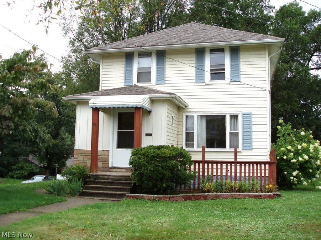 2 Story Colonial with large Family Room and Master Bedroom addition. Remodeled Kitchen with appliances. Rec.Room and half bath in basement. 
Newer Furnace and Windows.
One block from Goodyear Park. 
Ellet Schools.