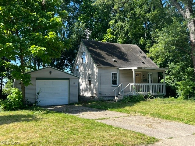 Don’t miss this 3-bedroom, 1-bath home in the desirable Kenmore area of Akron. This property offers a fantastic opportunity to add value and build equity with your own updates and improvements. Whether you're looking for your next rental property, a fix-and-flip project, or a long-term addition to your investment portfolio, this home has plenty of potential. Conveniently located near shopping, schools, parks, and major highways. Bring your vision and make this property work for you. Opportunities like this don't last long—schedule your showing today!
