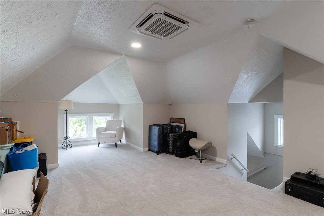 Washington Park Blvd - Residential